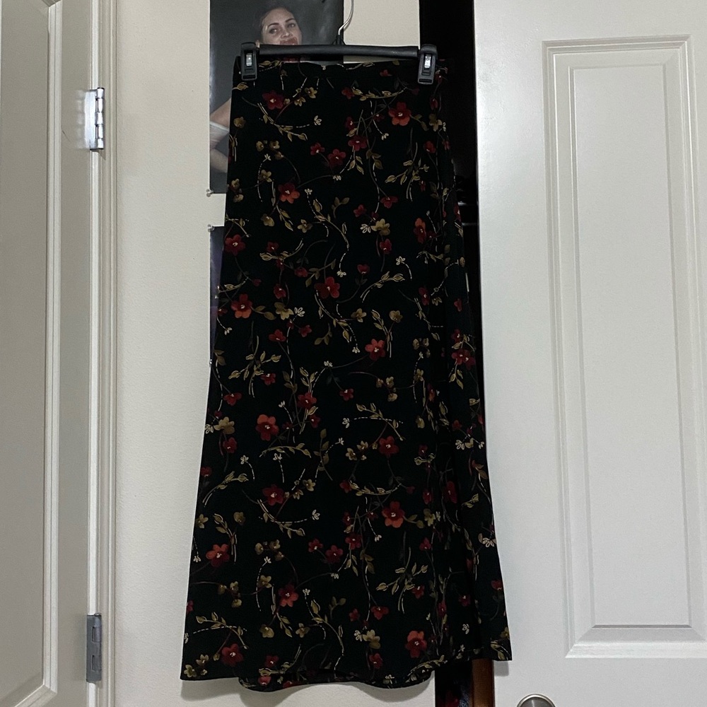 Vintage floral midi skirt